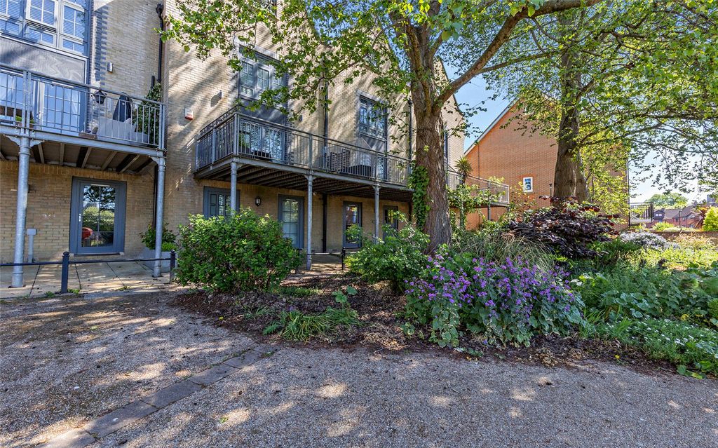 Property photo 1 of 23 The Moorings