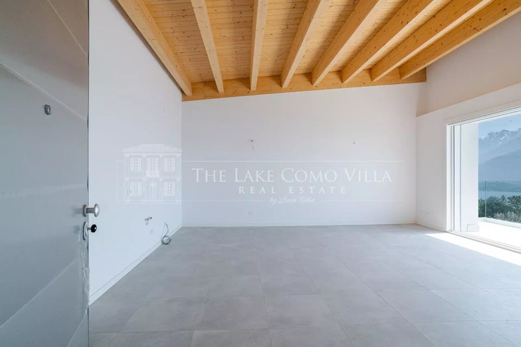 Property photo 2 of 52 The Lake Como Villa- Complesso Vercana Via Antonio Maria Caraccioli