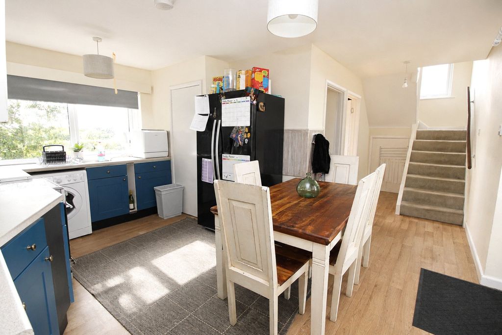Property photo 2 of 11 Picture No. 21