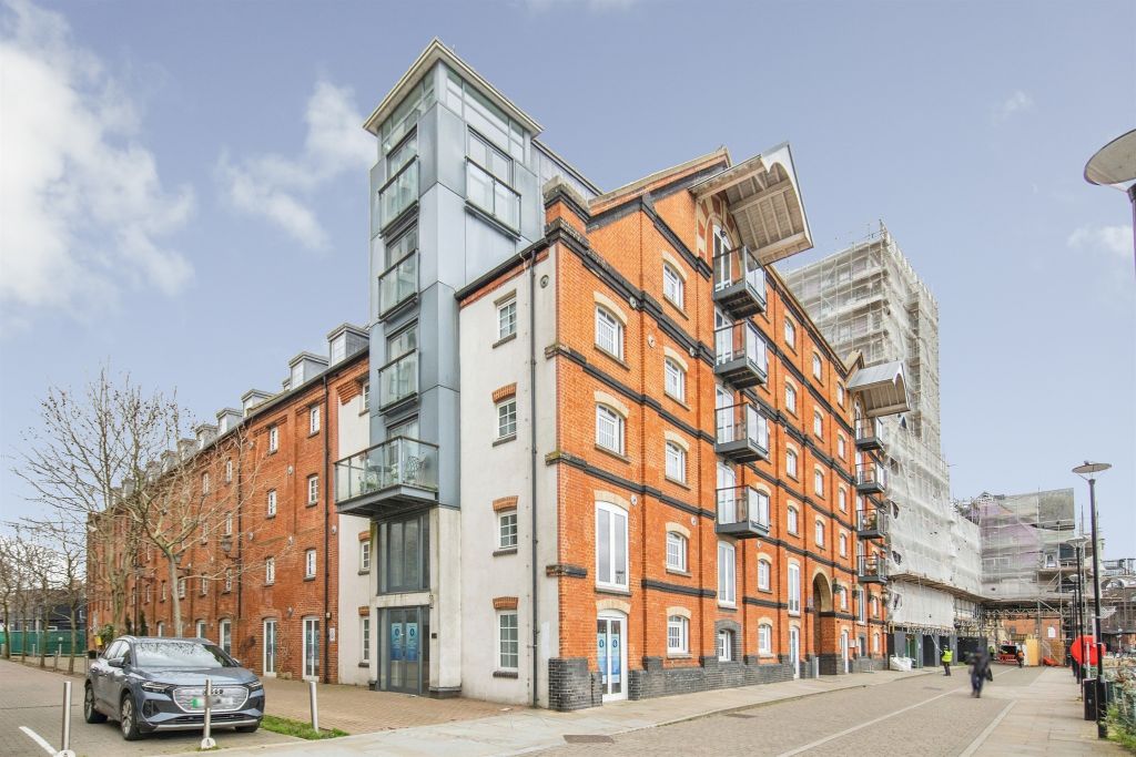 Property photo 1 of 14