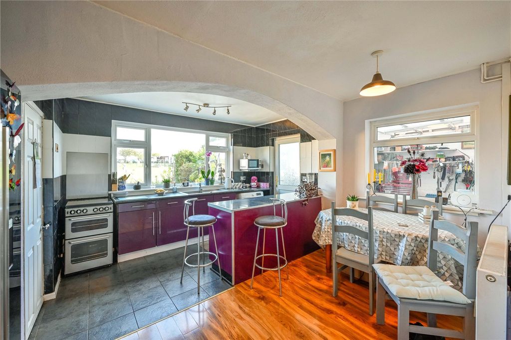 Property photo 2 of 21 Picture No. 07