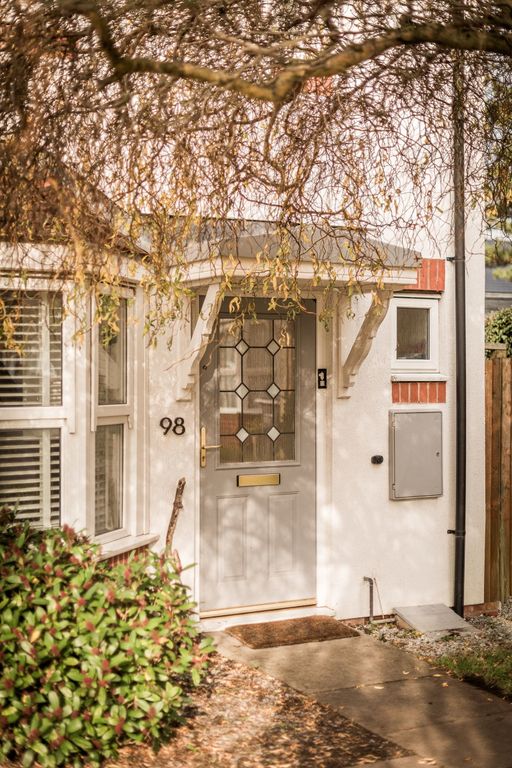 Property photo 2 of 26