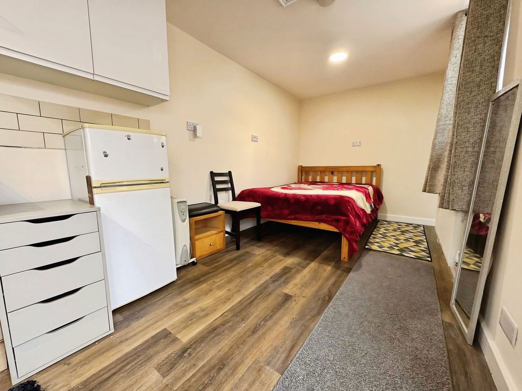 Property photo 2 of 3