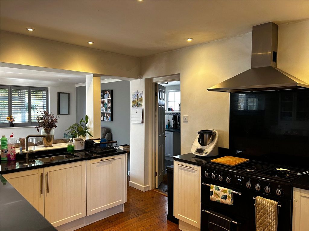 Property photo 2 of 34 Picture No. 58