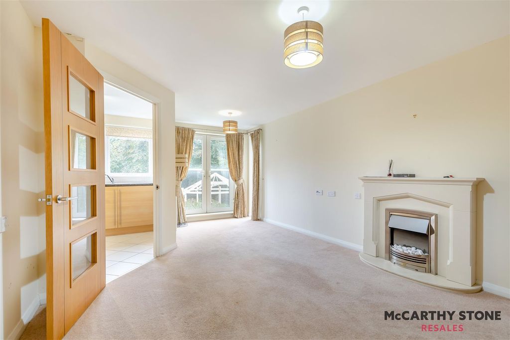 Property photo 3 of 30 8624714-Interior09.Jpg