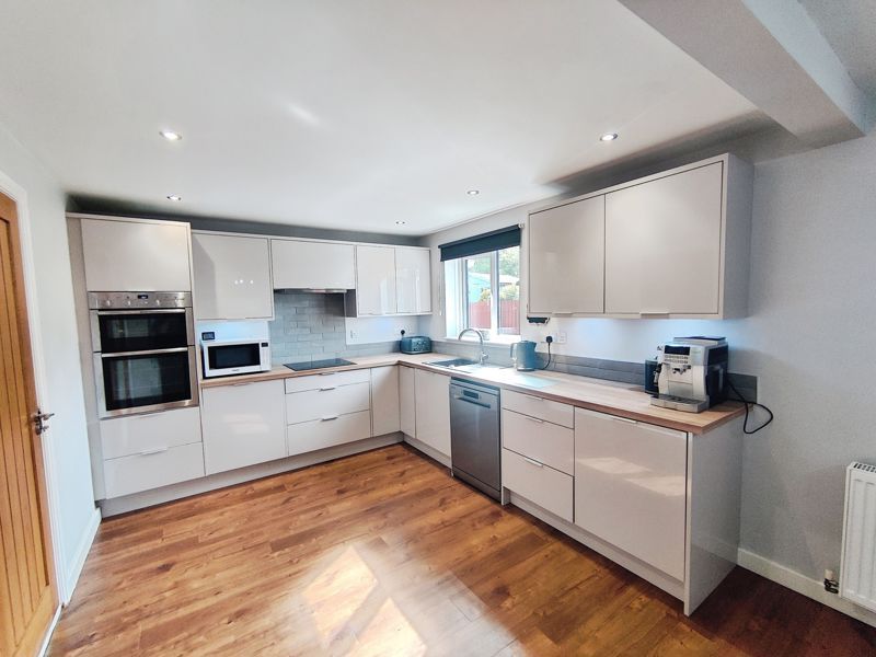 Property photo 2 of 18 Photo 11