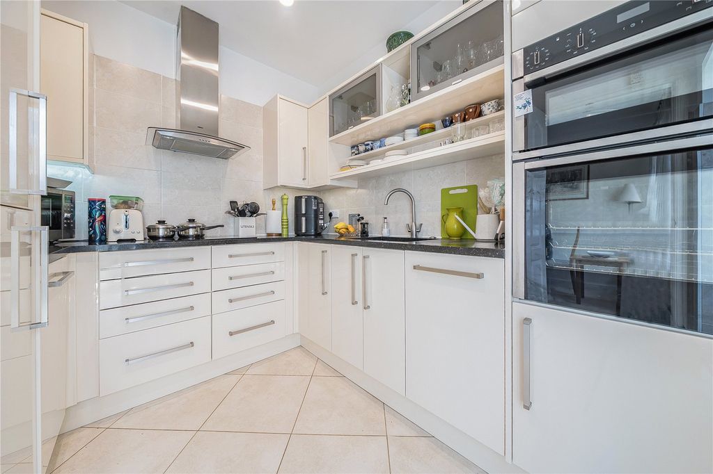 Property photo 3 of 16 Kitchen