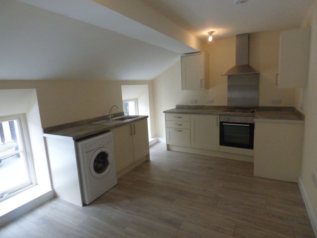 Property photo 2 of 6 Kitchen