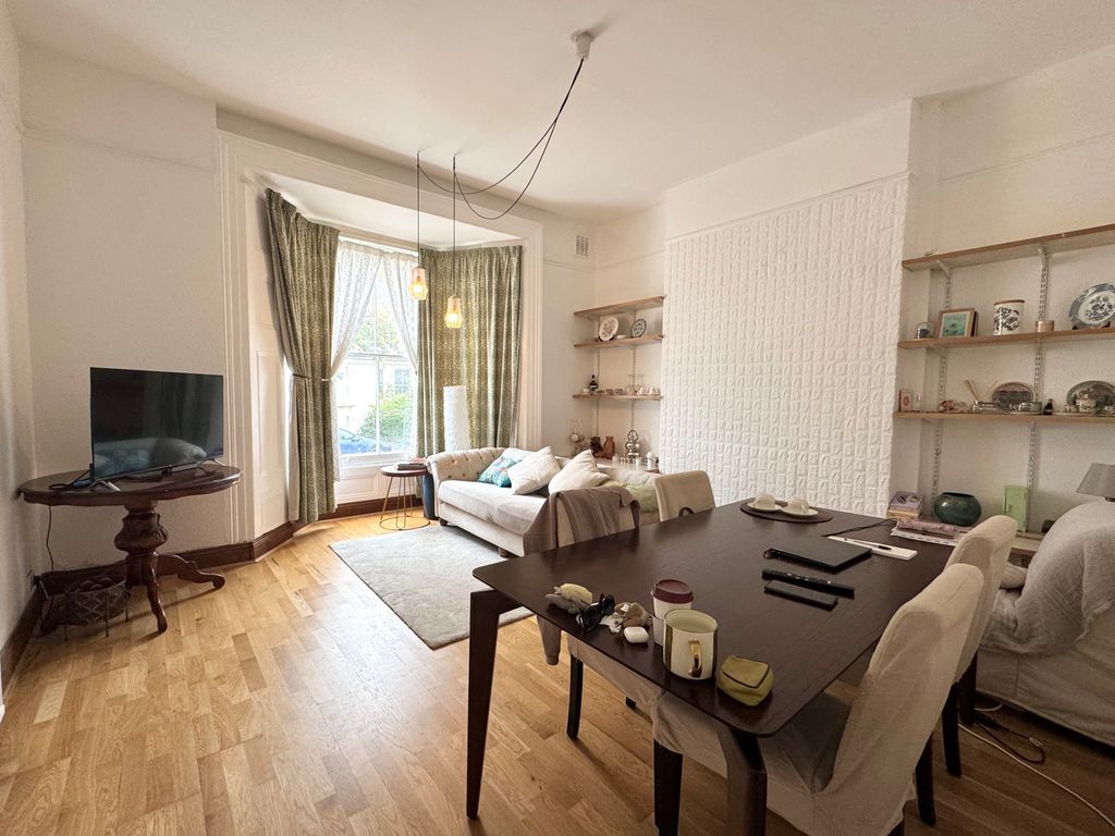 Property photo 3 of 9