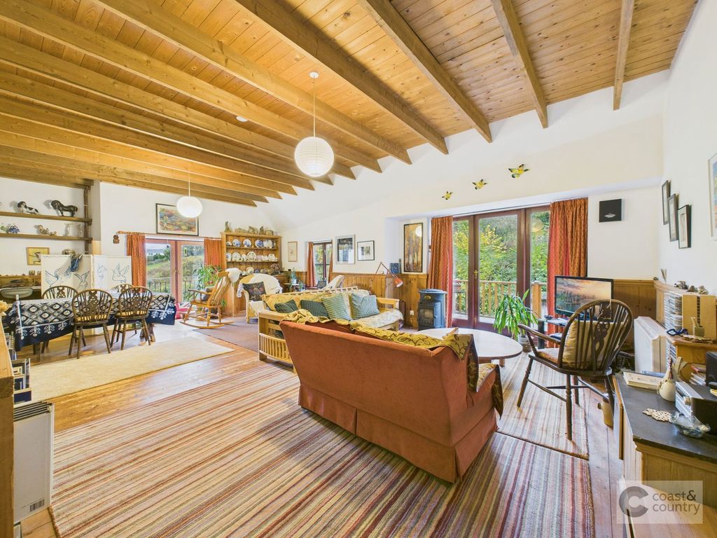 Property photo 2 of 27