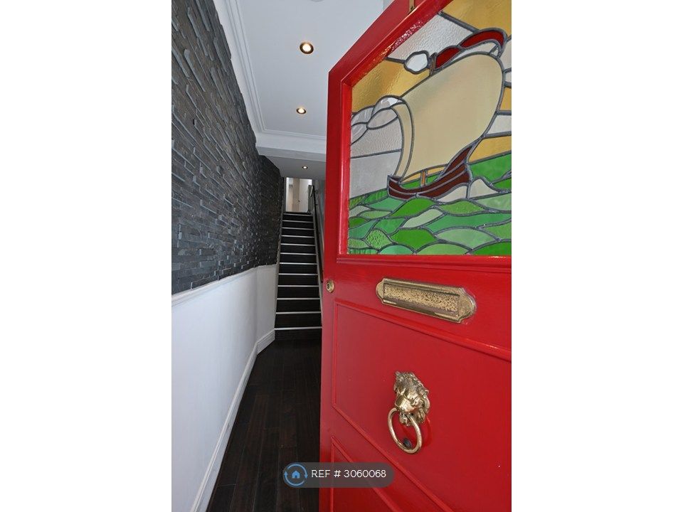 Property photo 1 of 28
