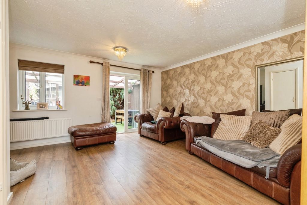 Property photo 2 of 17 Photo