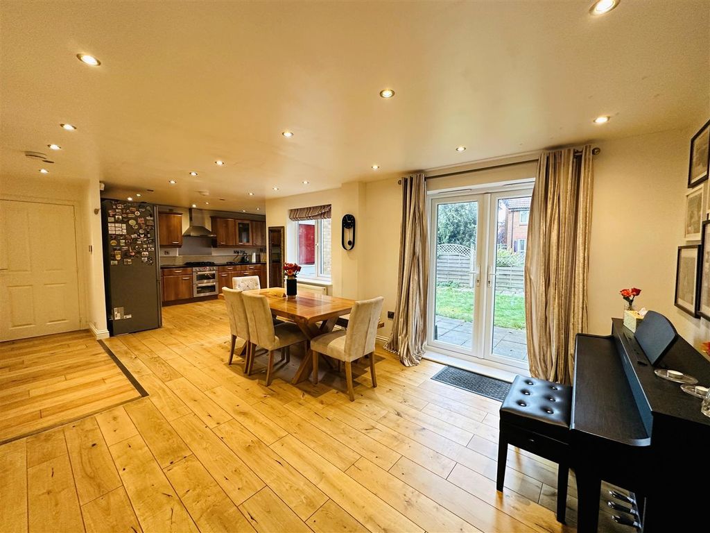 Property photo 2 of 20 Kitchen Diner