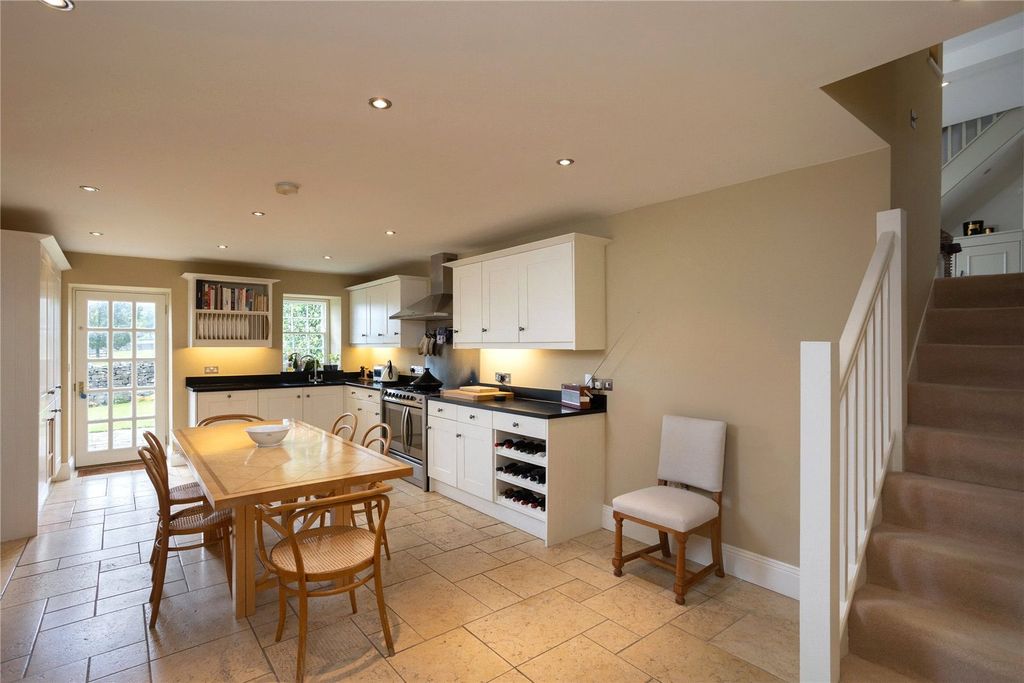 Property photo 3 of 15 Kitchen