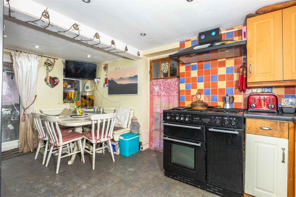 Property photo 3 of 18 Cottage-14.Jpg