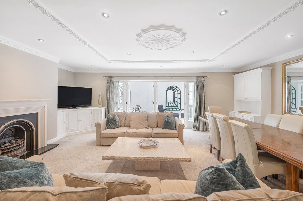 Property photo 3 of 24 Picture No. 08