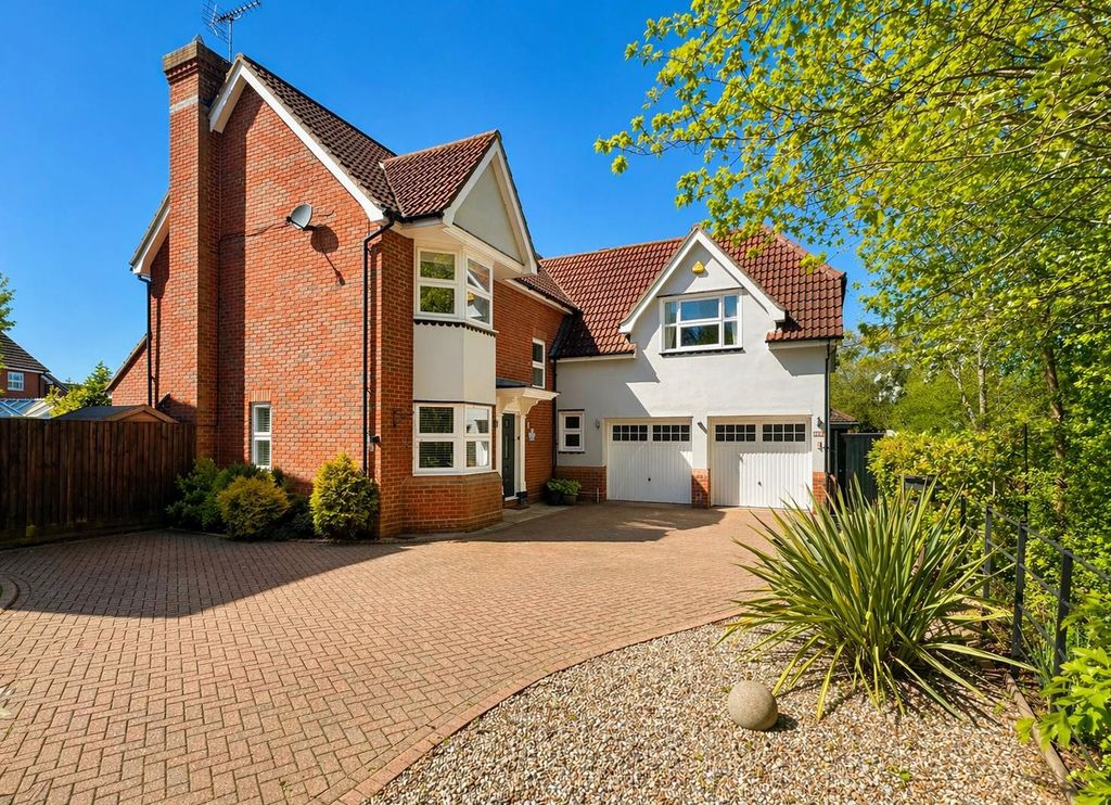 Property photo 1 of 34 20136215-4767-4B9F-B075-821E3B9Eb241.Png