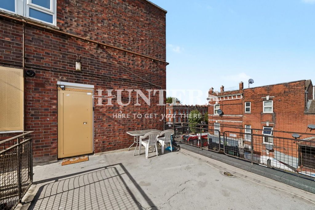 Property photo 1 of 11 Terrace