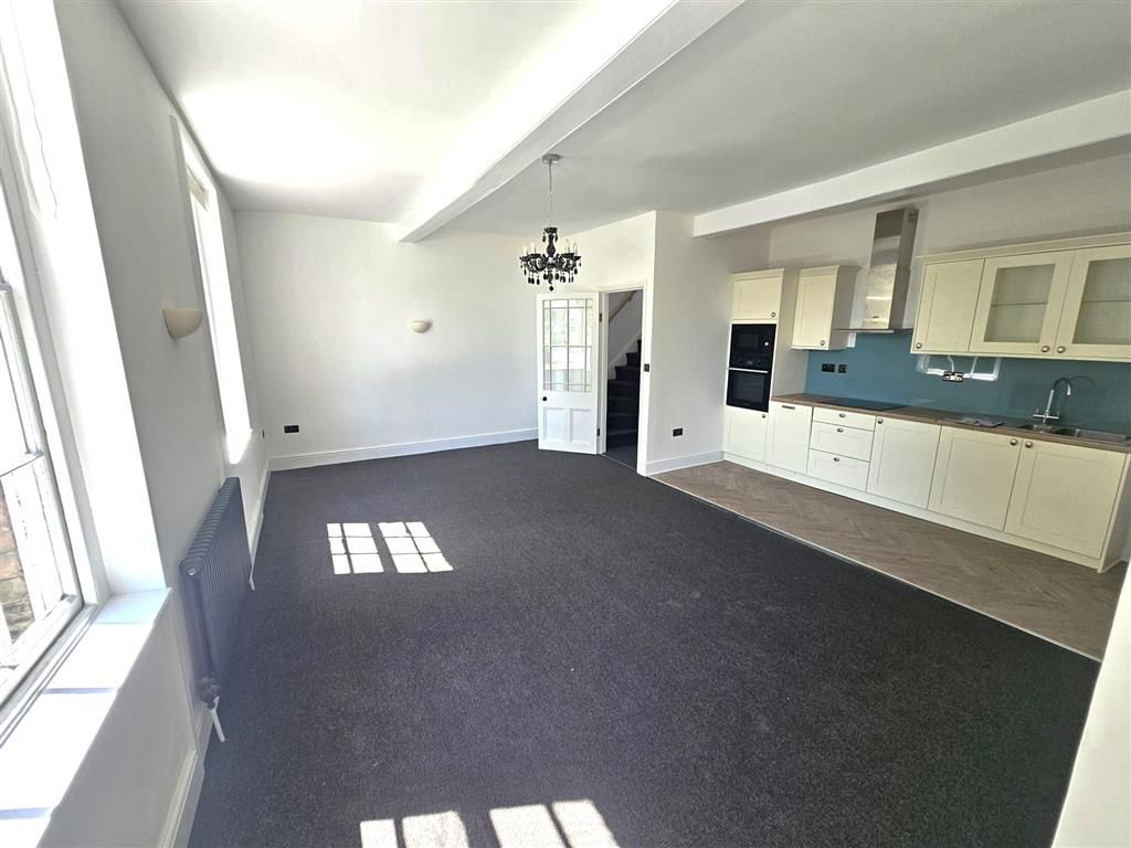 Property photo 1 of 9 Kitchen