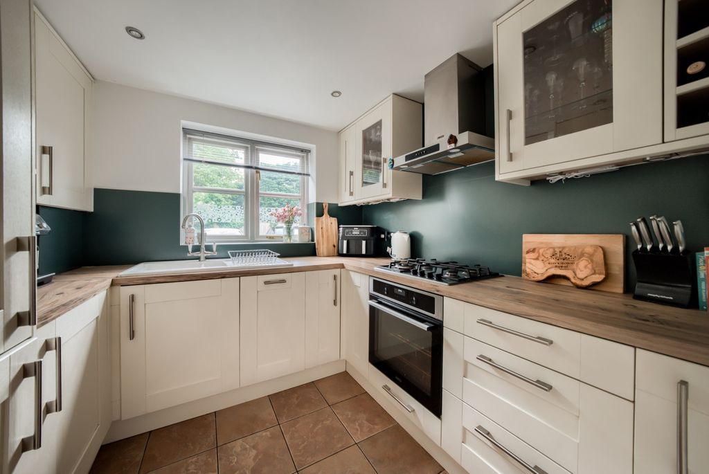 Property photo 3 of 17 Xt5A6401-Hdr(3)