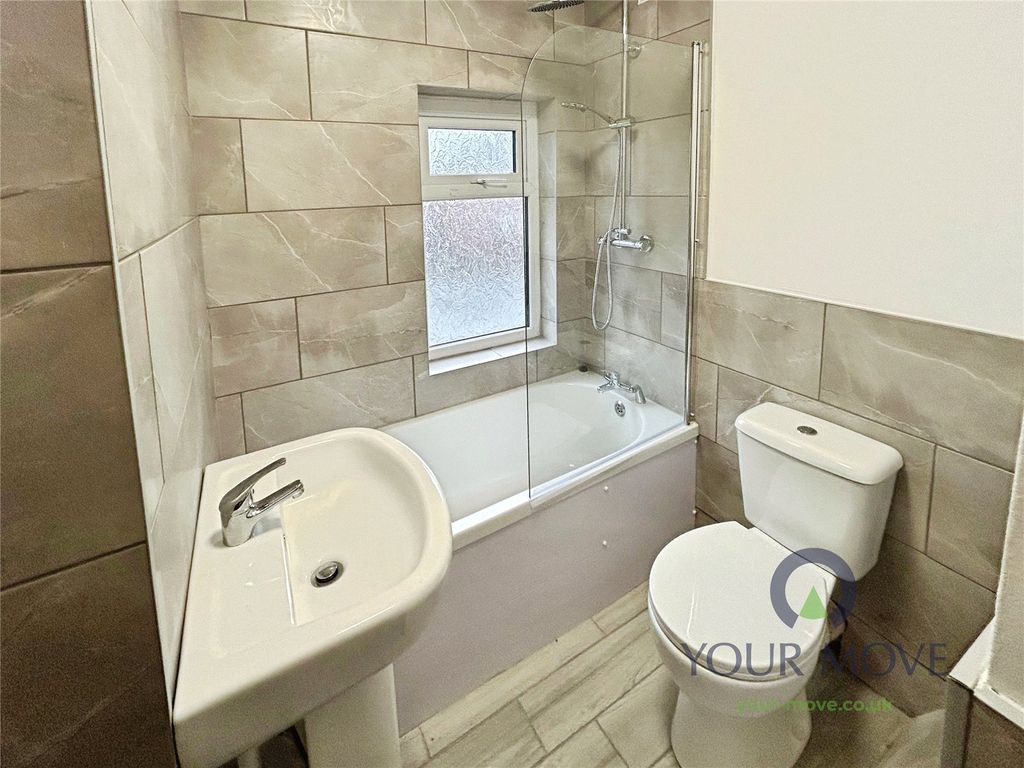 Property photo 3 of 13 Bathroom