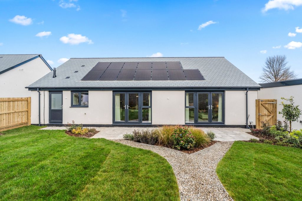 Property photo 2 of 5 Previous Show Home