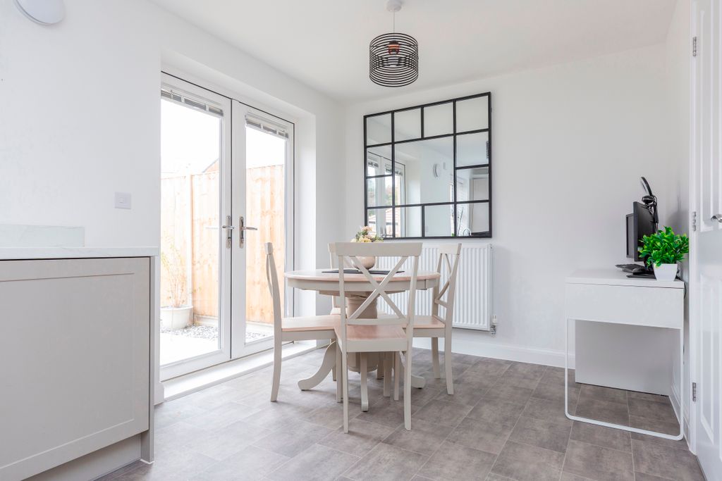 Property photo 3 of 18