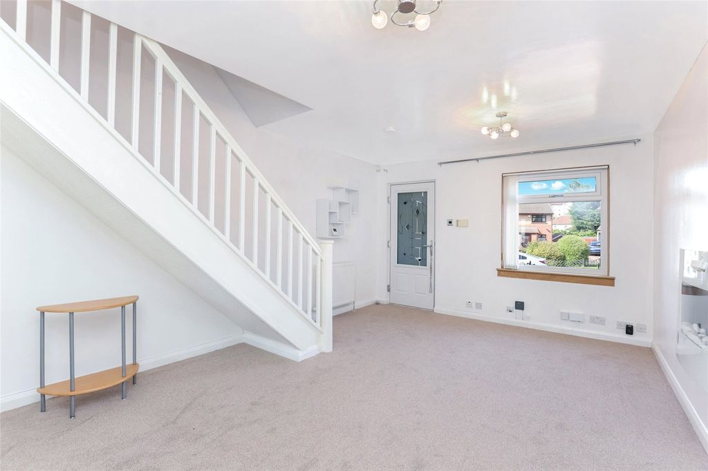 Property photo 2 of 13 2