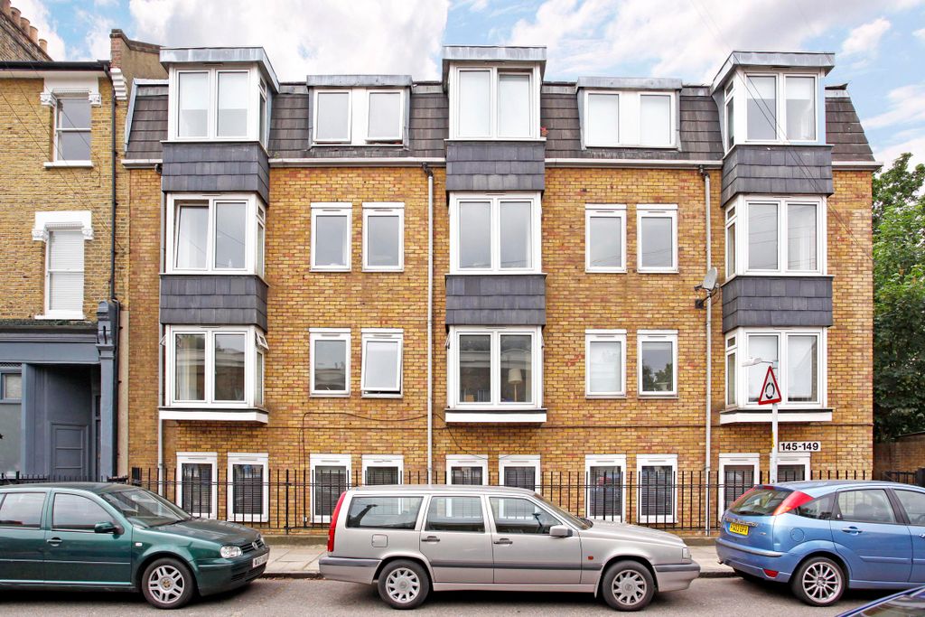 Property photo 2 of 9 Facade