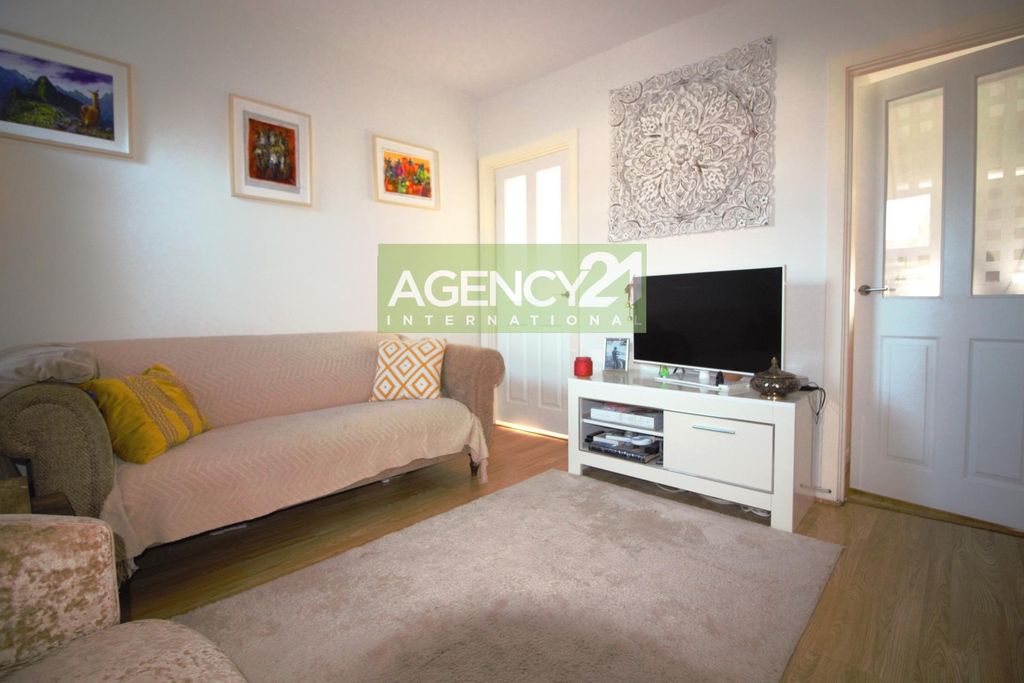 Property photo 3 of 12 Photo 14