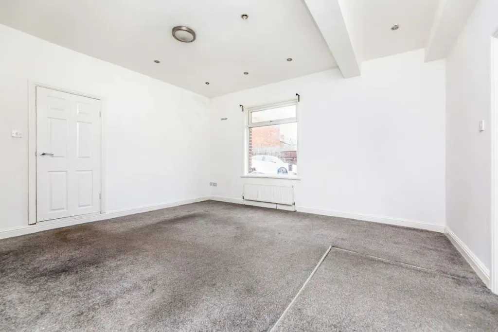 Property photo 3 of 4