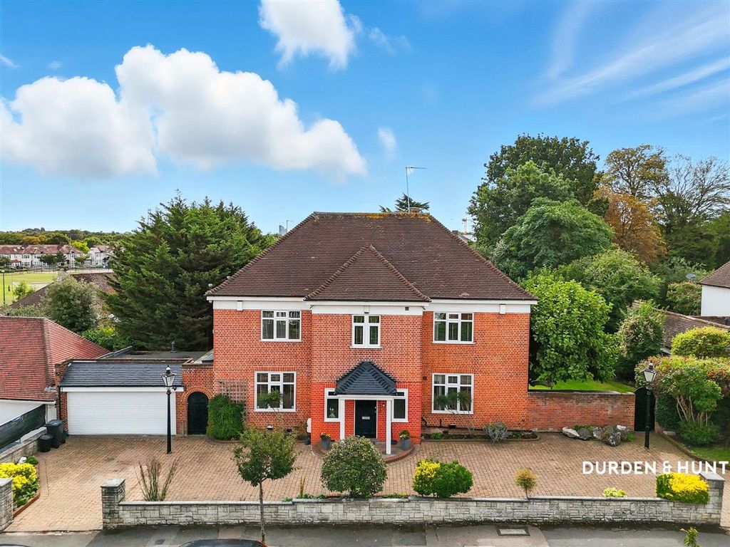 Property photo 1 of 46 The Avenue