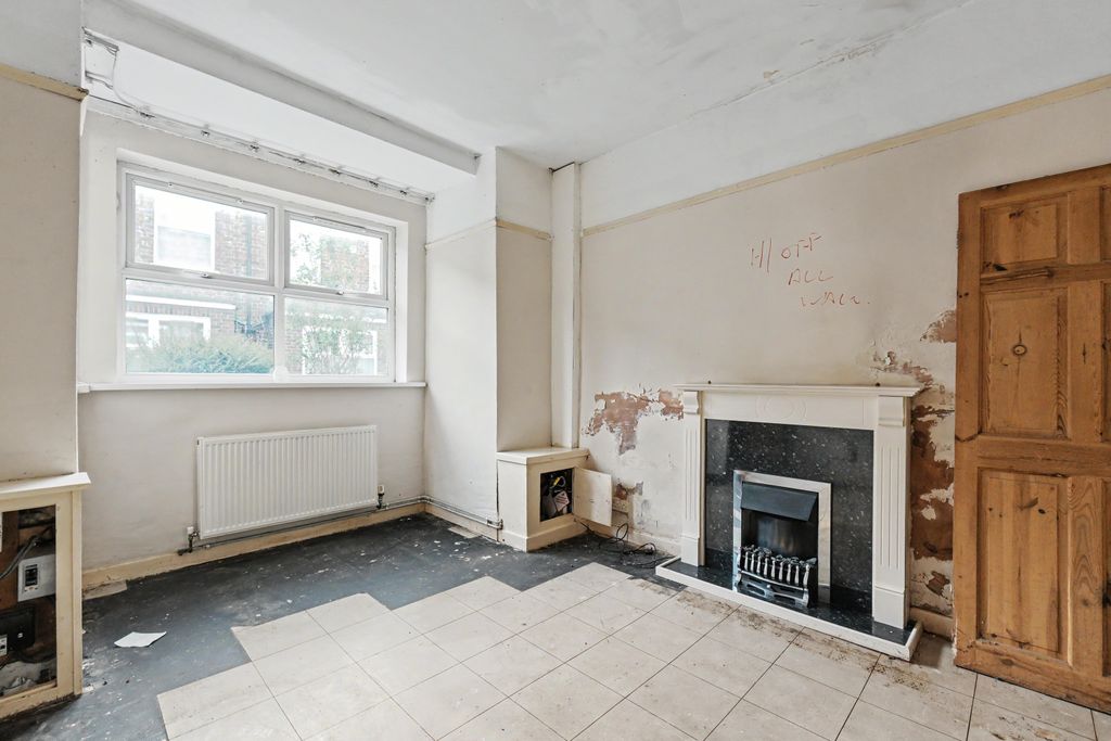 Property photo 2 of 18 8 Lilly Vale, Fairfield, Liverpool, L7 0Hh