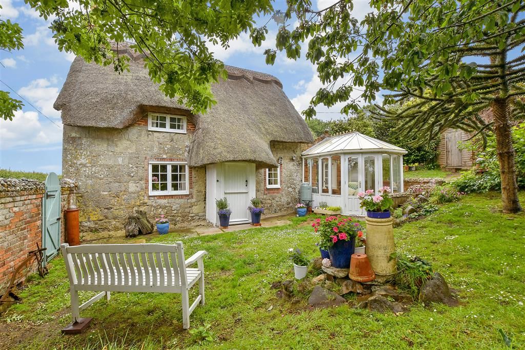 Property photo 1 of 17 External (Brochure)
