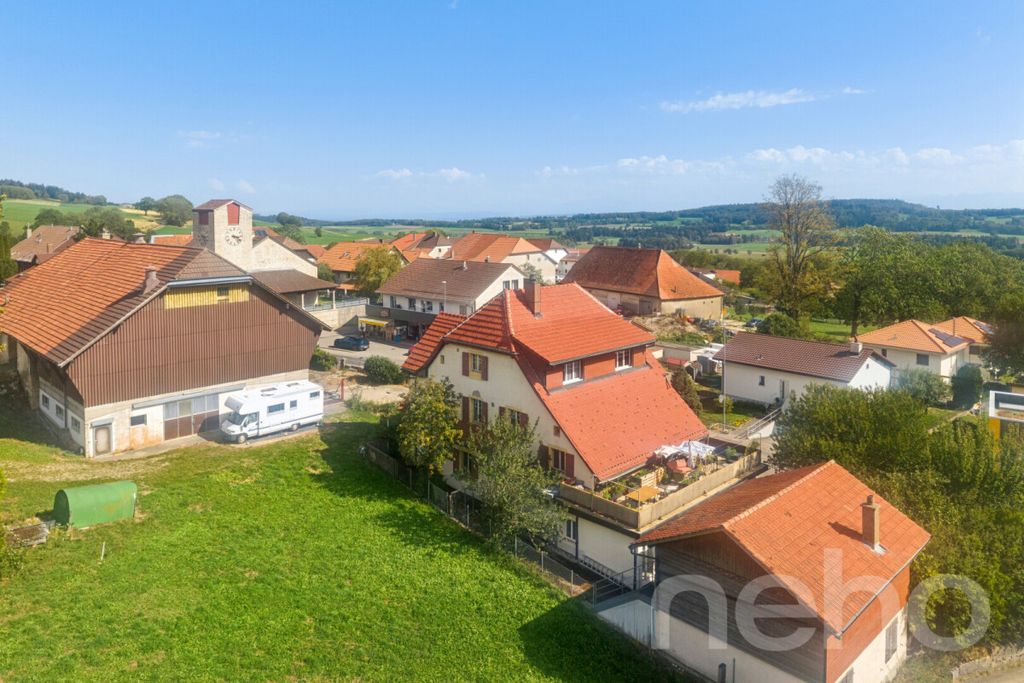 Property photo 3 of 12