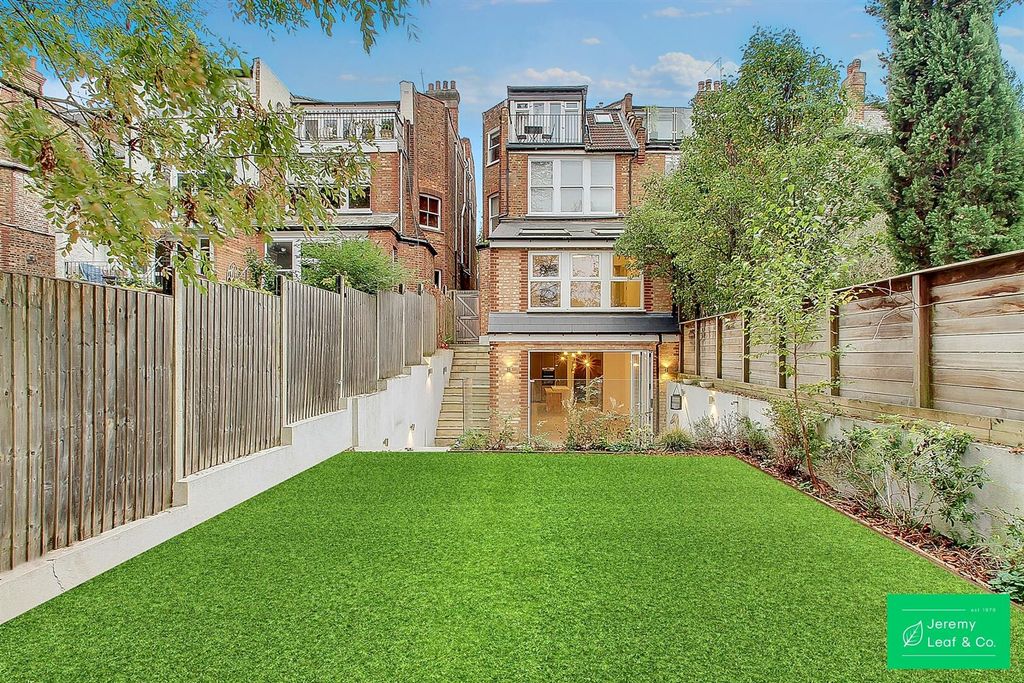 Property photo 2 of 27