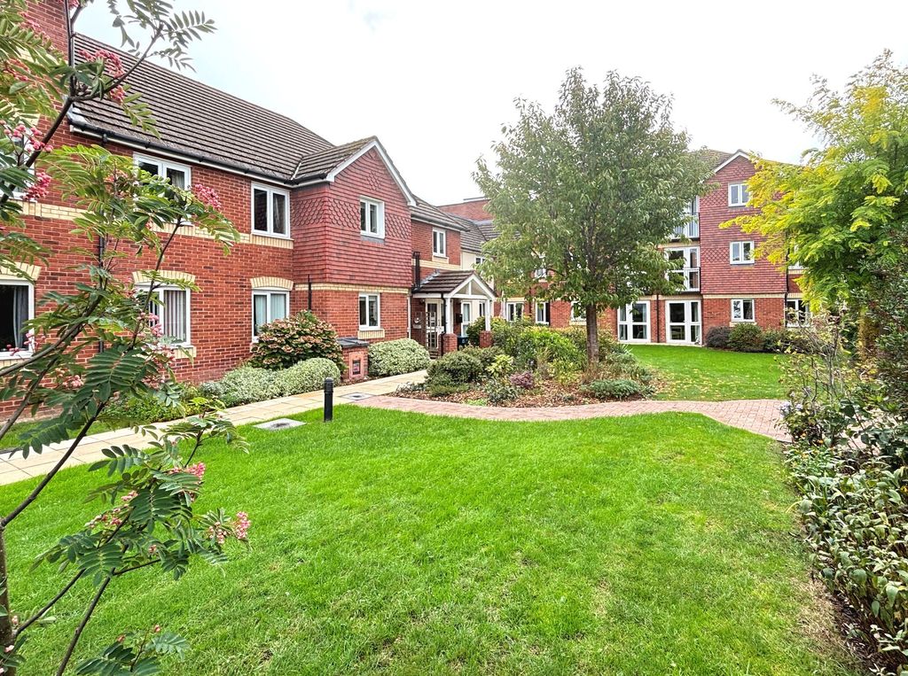 Property photo 1 of 7 Front