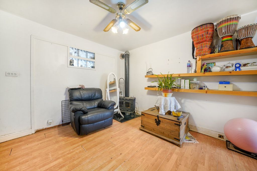 Property photo 2 of 11