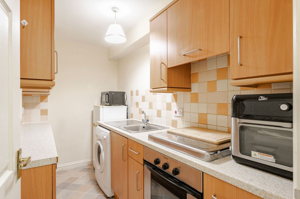 Property photo 2 of 11