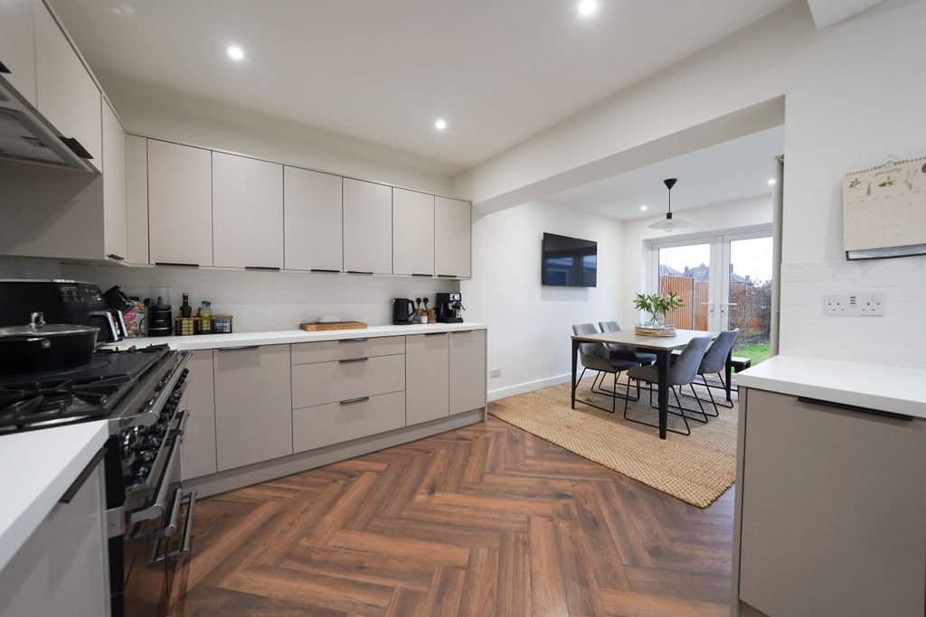 Property photo 2 of 27 Dsc08263