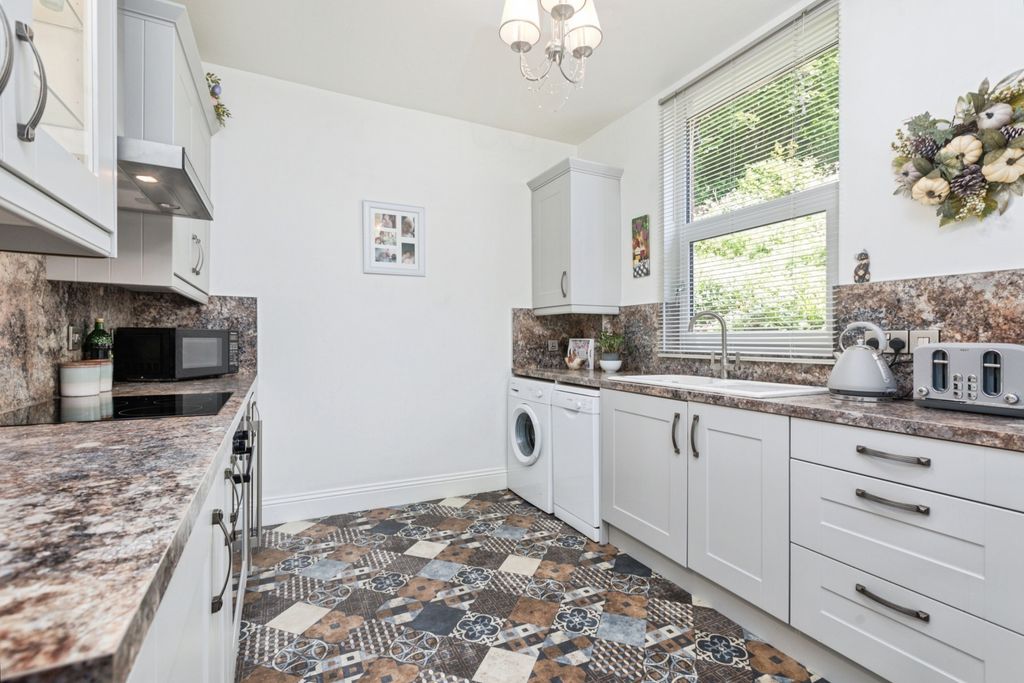 Property photo 3 of 12 Image 2