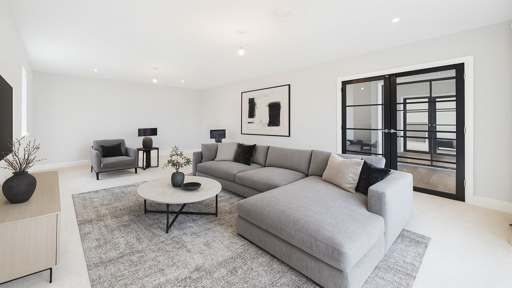 Property photo 3 of 42 3826408