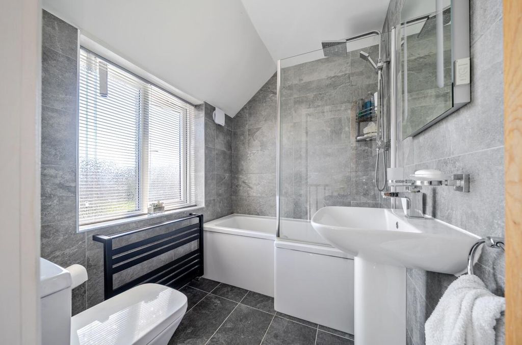 Property photo 3 of 19 1440632-9-69d4F0449c15A.Jpg