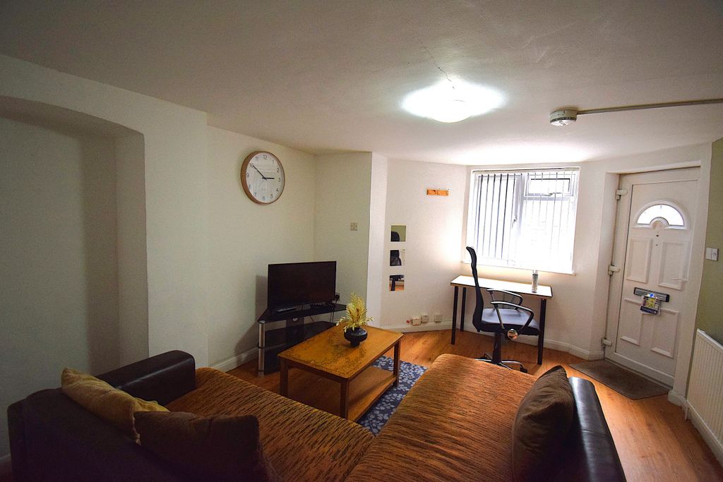 Property photo 3 of 8
