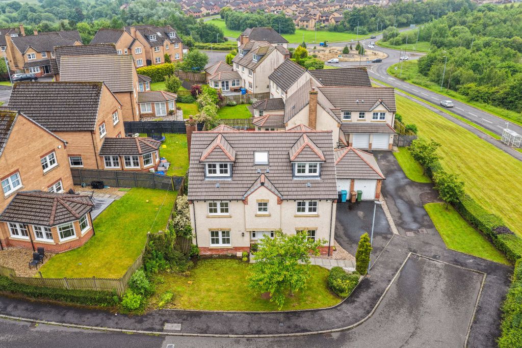 Property photo 1 of 54