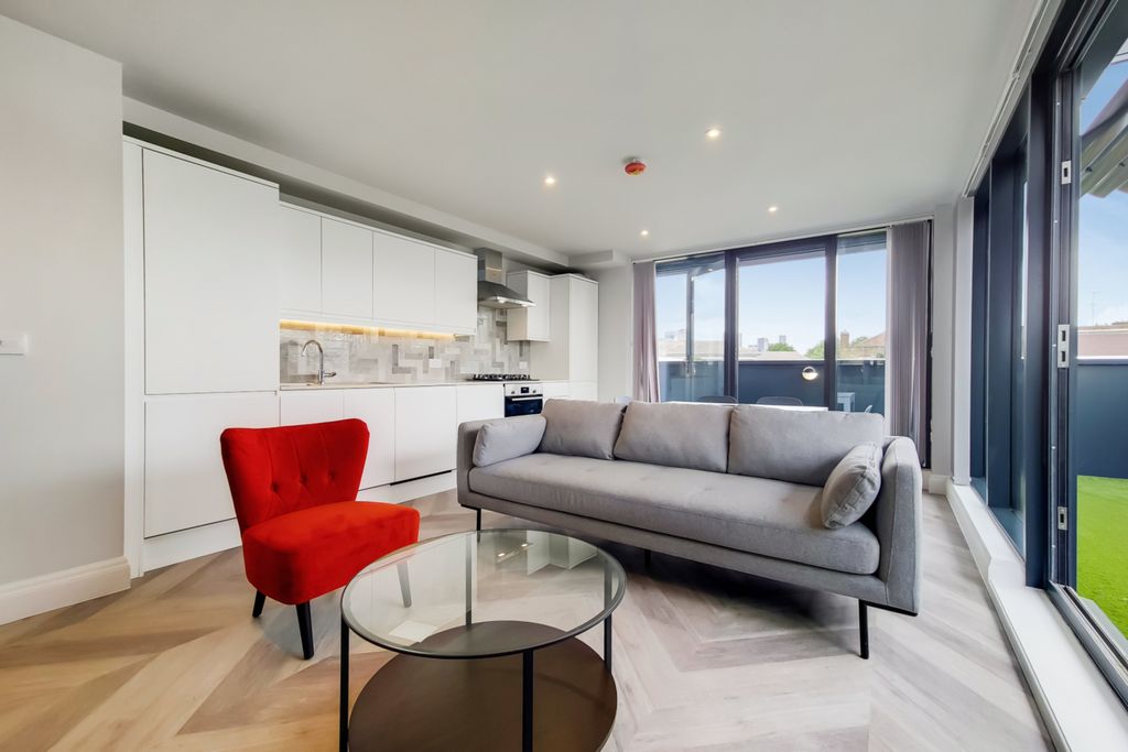 Property photo 1 of 18