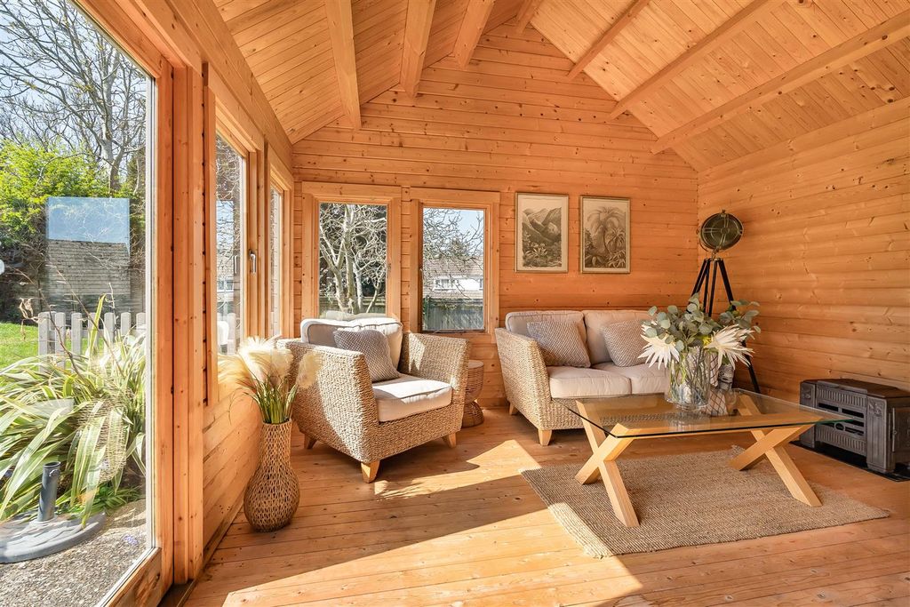 Property photo 2 of 34 34_78107.Jpg