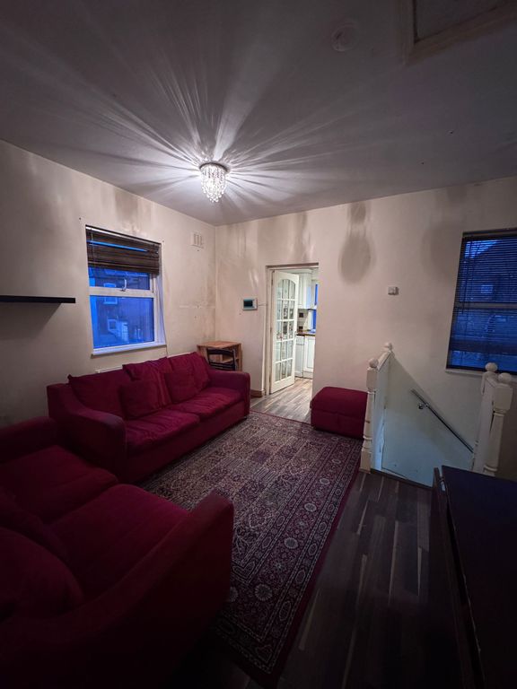 Property photo 3 of 12