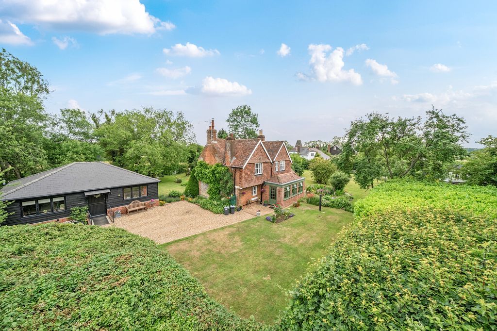 Property photo 1 of 15 Main House And Barn Style Annexe