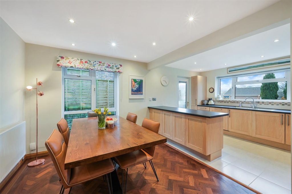 Property photo 2 of 20 Rose Bushes